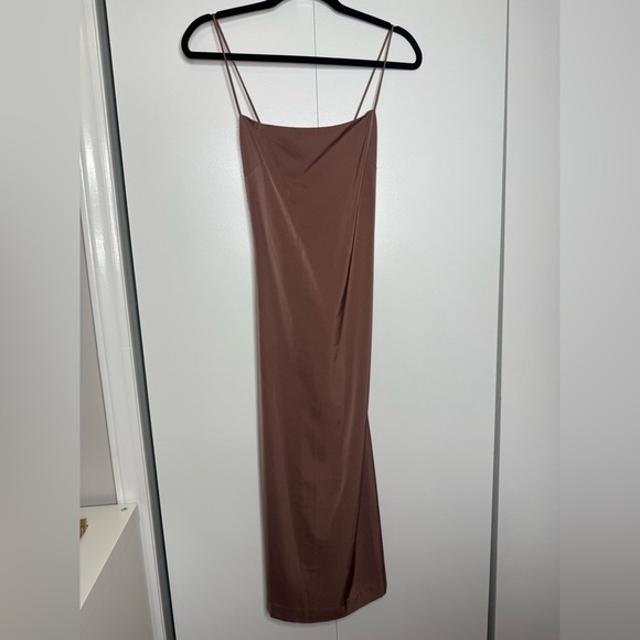 NBD - Malia Midi Dress in Mauve - Small - Picture 3 of 12